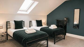 3 slaapkamers, een strijkplank/strijkijzer, gratis wifi, beddengoed
