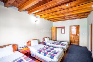 Premium bedding, in-room safe, desk, laptop workspace