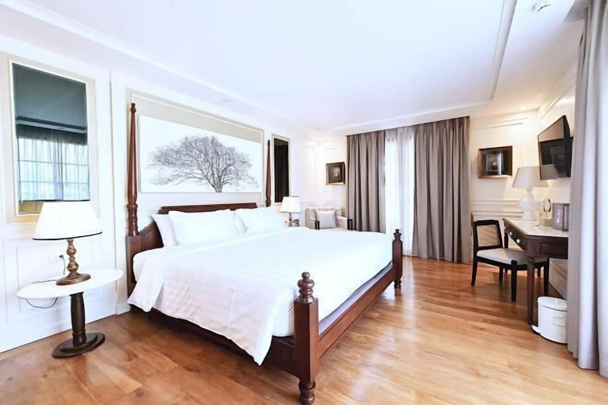 1 chambre, minibar, coffres-forts dans les chambres, bureau