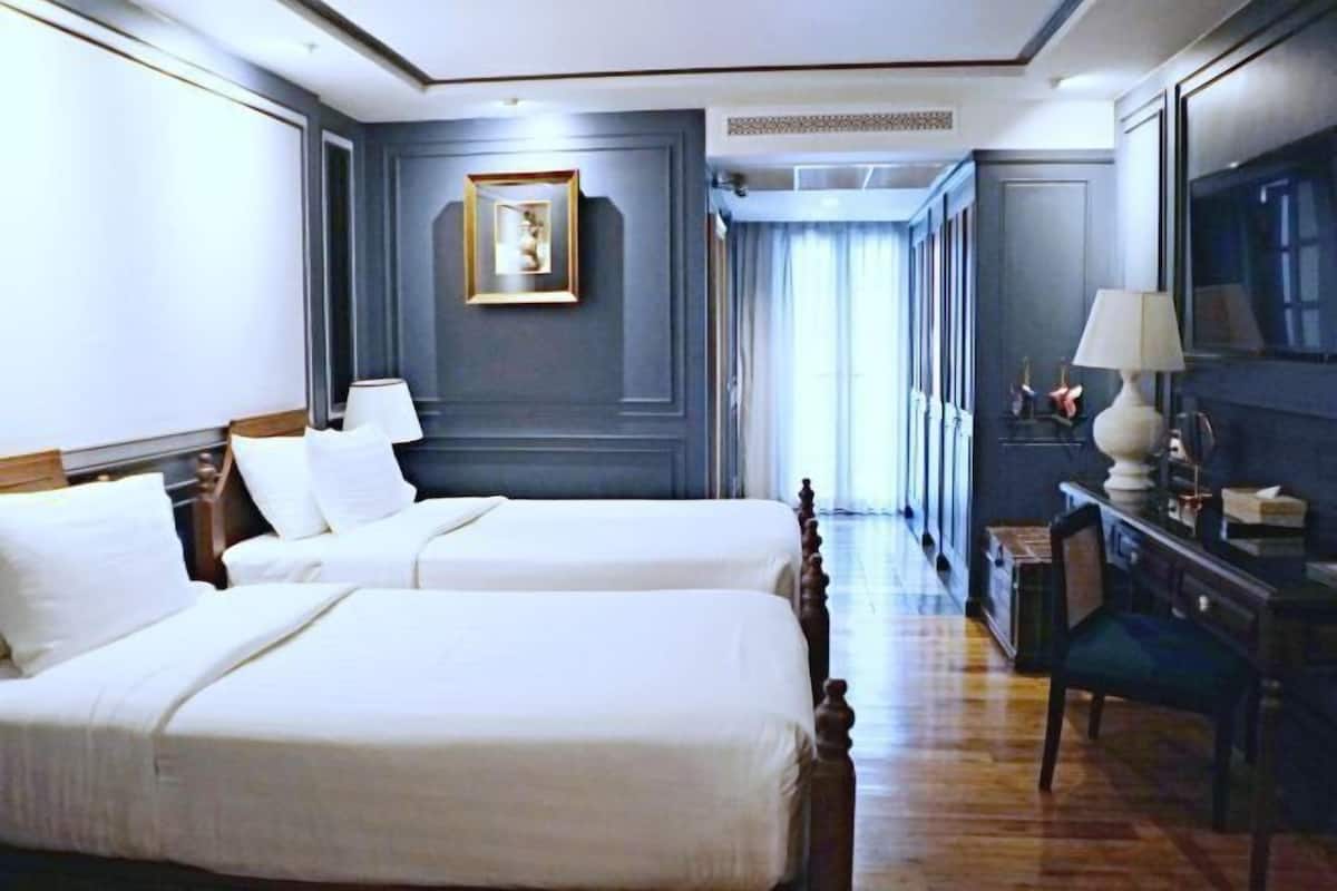 1 chambre, minibar, coffres-forts dans les chambres, bureau