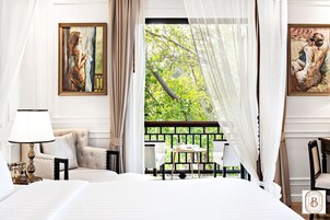 蜜月套房 | 迷你吧、客房内保险箱、办公桌、隔音