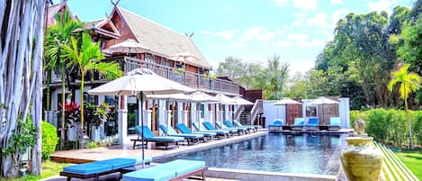 Piscine extérieure