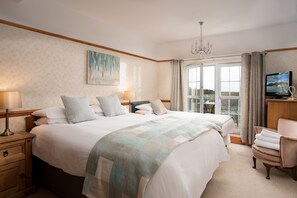 4 bedrooms, iron/ironing board, free WiFi, bed sheets - Shepherds Cottage - Spacious cottage with sea views (Beadnell)