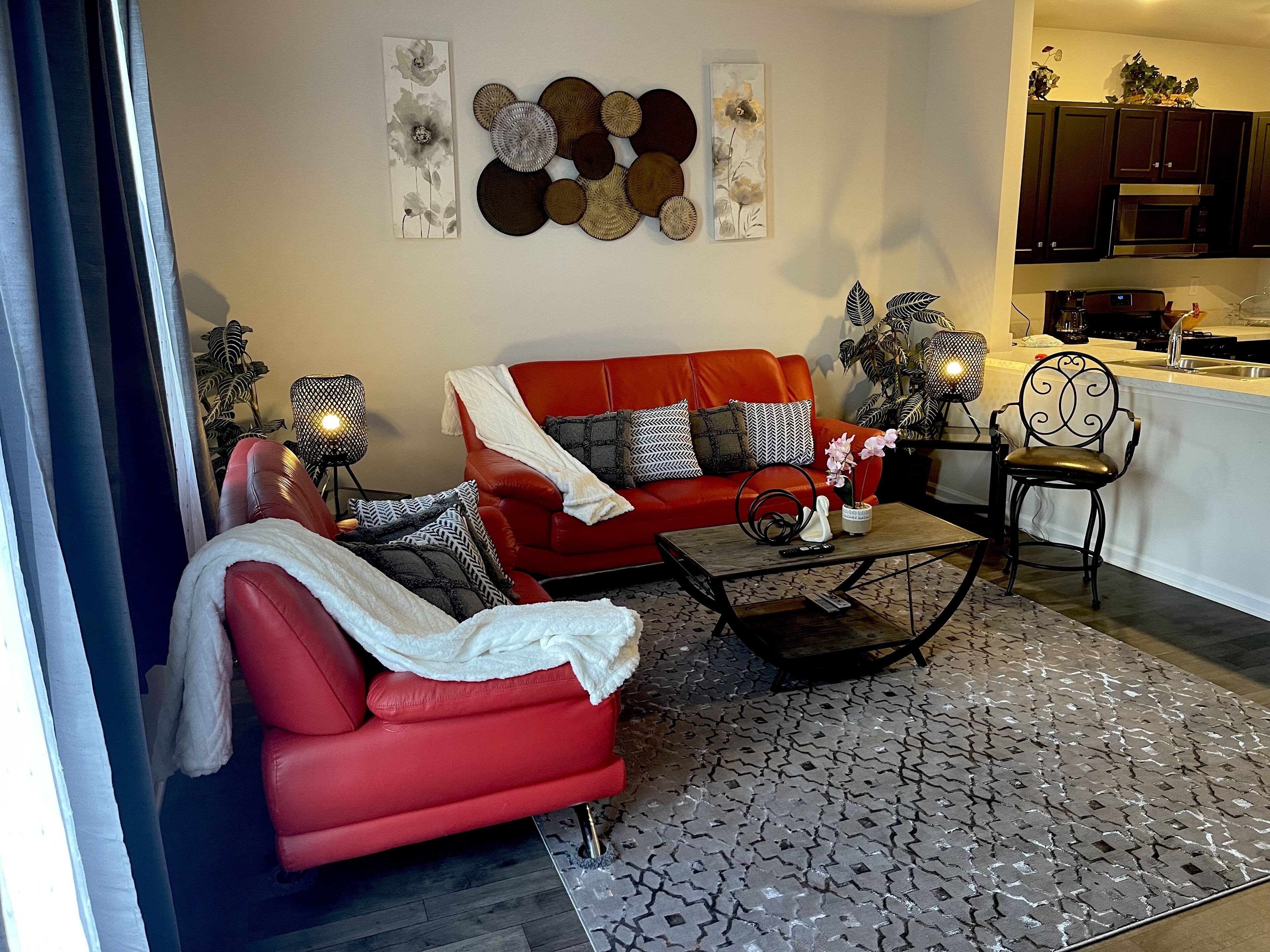 Una televisión, un reproductor estéreo