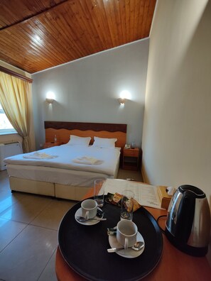 Minibar, laptop workspace, blackout curtains, soundproofing