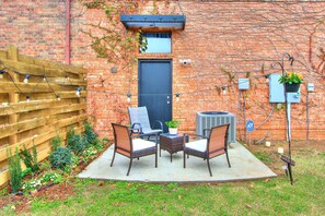 Terrace/patio - Norman, Oklahoma, Vacation Rental 1 Mi to OU! (Norman)