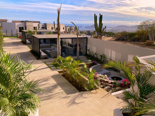 المنطقة المحيطة بالمنشأة