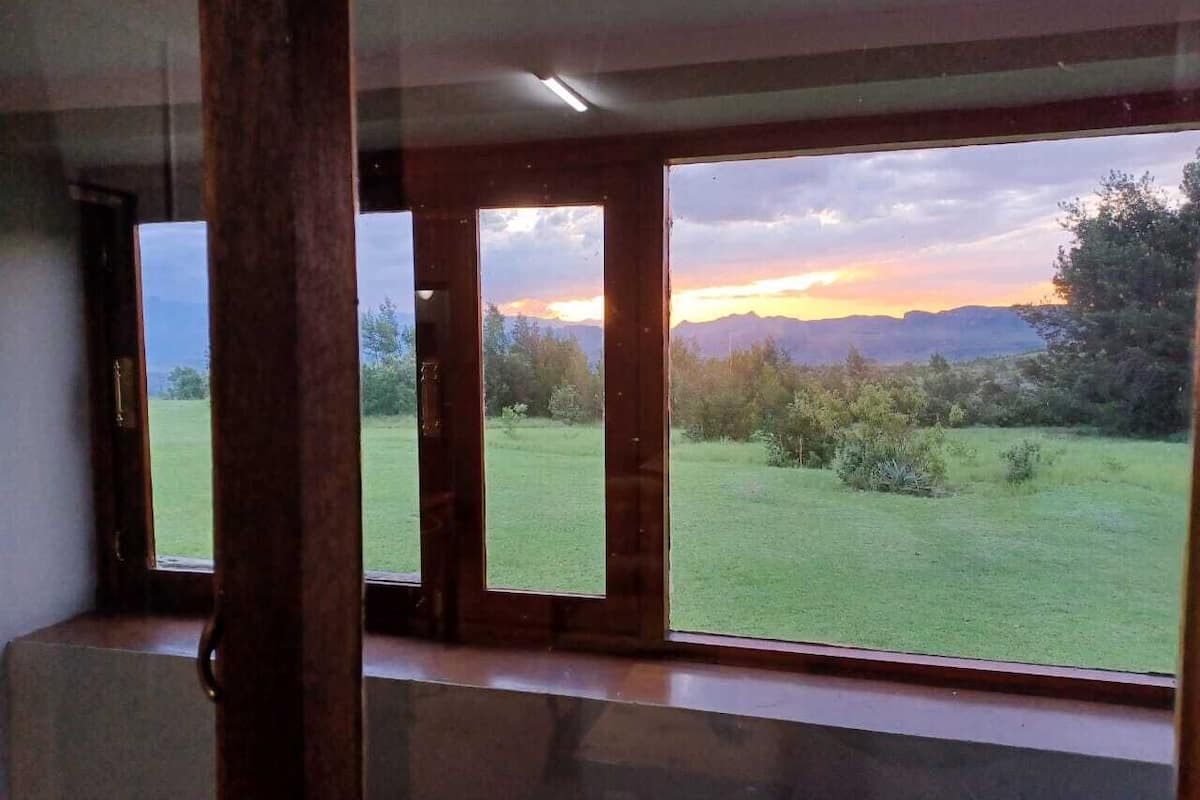 Deluxe Room, Patio, Mountain View | 9 bedrooms, free WiFi, bed sheets