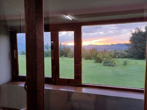 Chambre Deluxe, patio, vue montagne | Wi-Fi gratuit, draps fournis