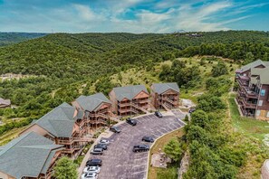 Exterior - Beautiful 2 bedroom with a view! (Reeds Spring)