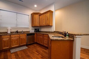 Fridge, microwave, oven, stovetop - Beautiful 2 bedroom with a view! (Reeds Spring)