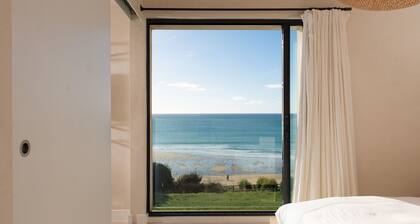 Footsteps to the beach - Hot tub - Fireplace