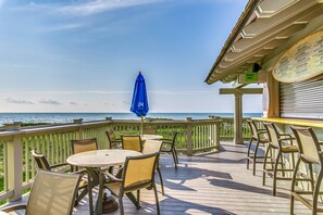 Outdoor dining - New! Gorgeous Ocean Front Fifth Floor Condo at Ocean Creek North Tower, $300 FREE Activities Daily (Myrtle Beach)
