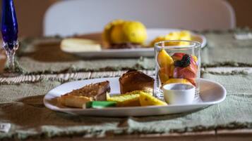 Daily cooked-to-order breakfast for a fee