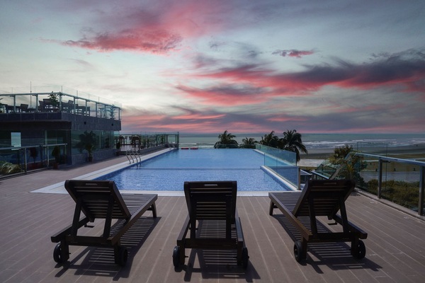Outdoor pool, sun loungers