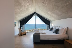 3 bedrooms, iron/ironing board, travel crib, free WiFi