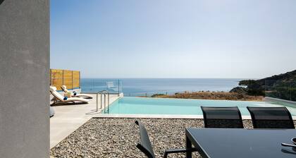 Krystallon West - Superb sea views, walking distance to the beach and Paleochora