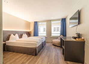 Quarto casal superior | Cofres nos quartos, quartos à prova de som