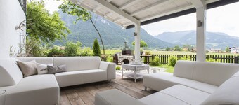 Chalet Foresthouse, Chalet, only 25 minutes to Salzburg, garden, sauna, whirlpol