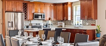 555-2 - 6BR - Quincy Spacious Apt near Perry Beach