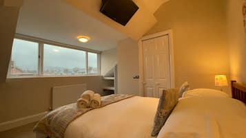 4 slaapkamers, een strijkplank/strijkijzer, gratis wifi, beddengoed