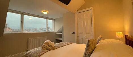 4 Schlafzimmer, Bügeleisen/Bügelbrett, kostenloses WLAN, Bettwäsche
