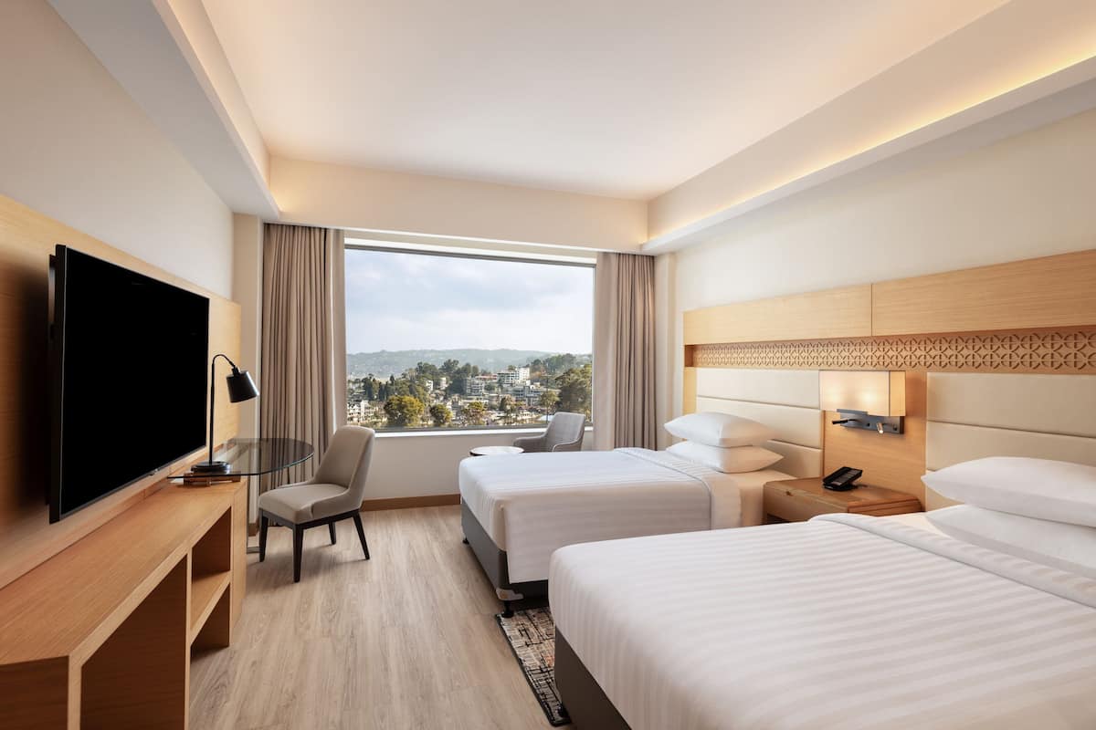 1 bedroom, premium bedding, free minibar items, in-room safe