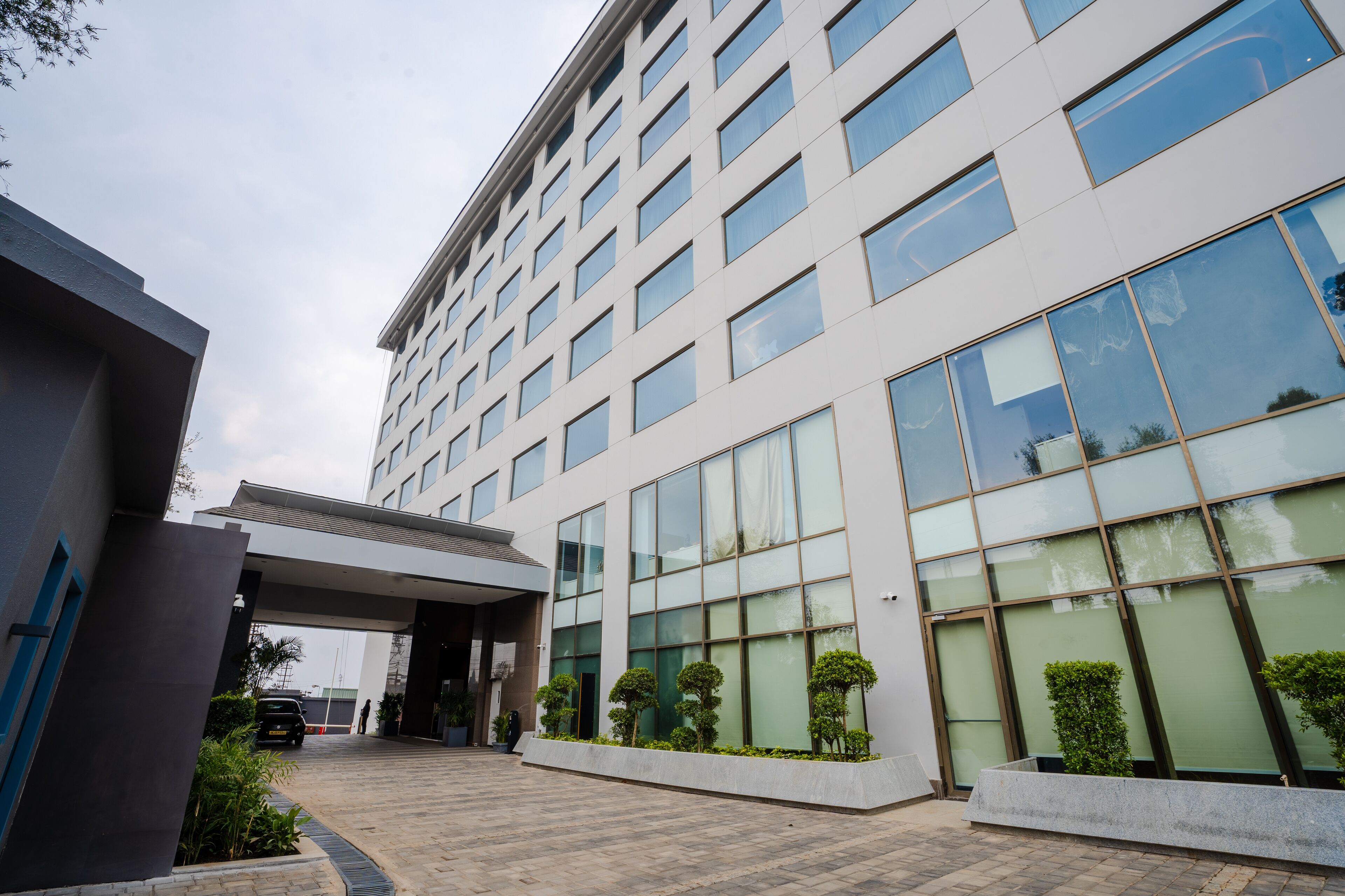 المنشأة من الخارج