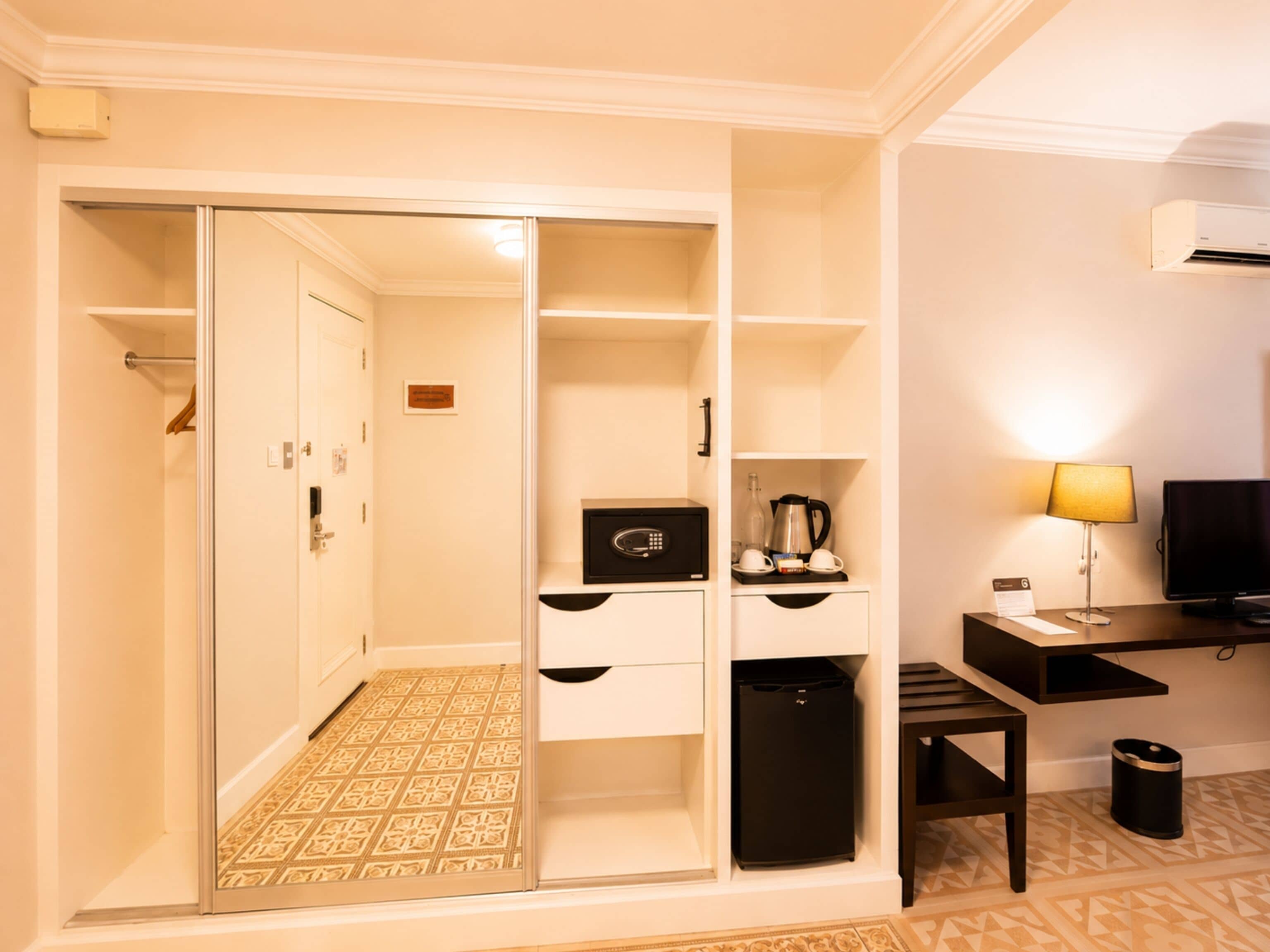 Suite – junior | Minibar, skrivebord, wi-fi (inkludert) og sengetøy