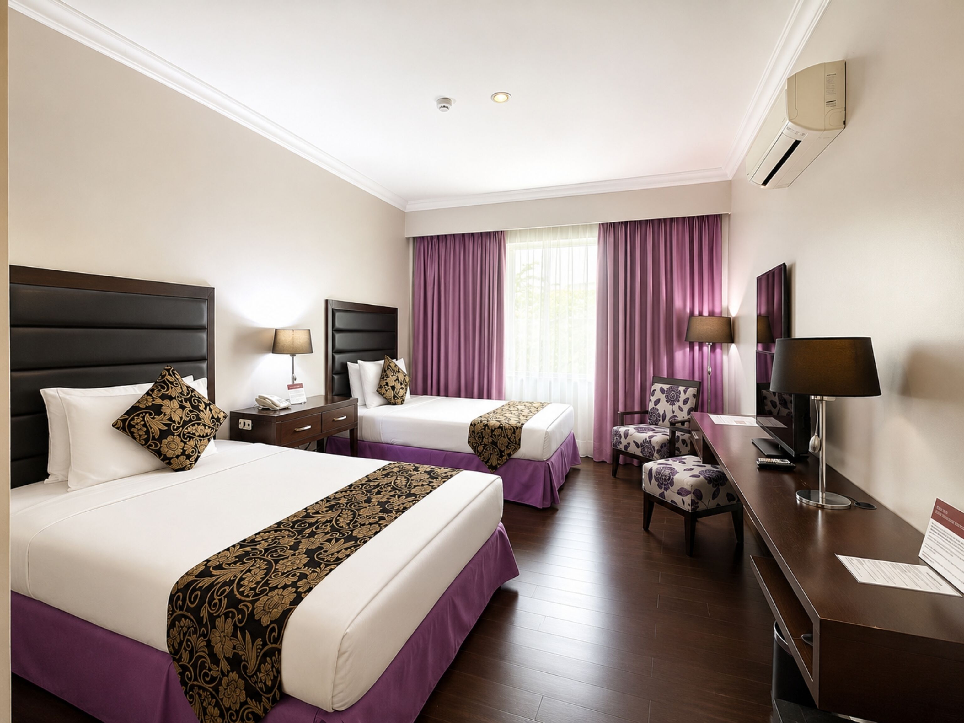 Deluxe Room | Minibar, desk, free WiFi, bed sheets