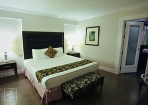 Executive-Suite | Minibar, Schreibtisch, kostenloses WLAN, Bettwäsche