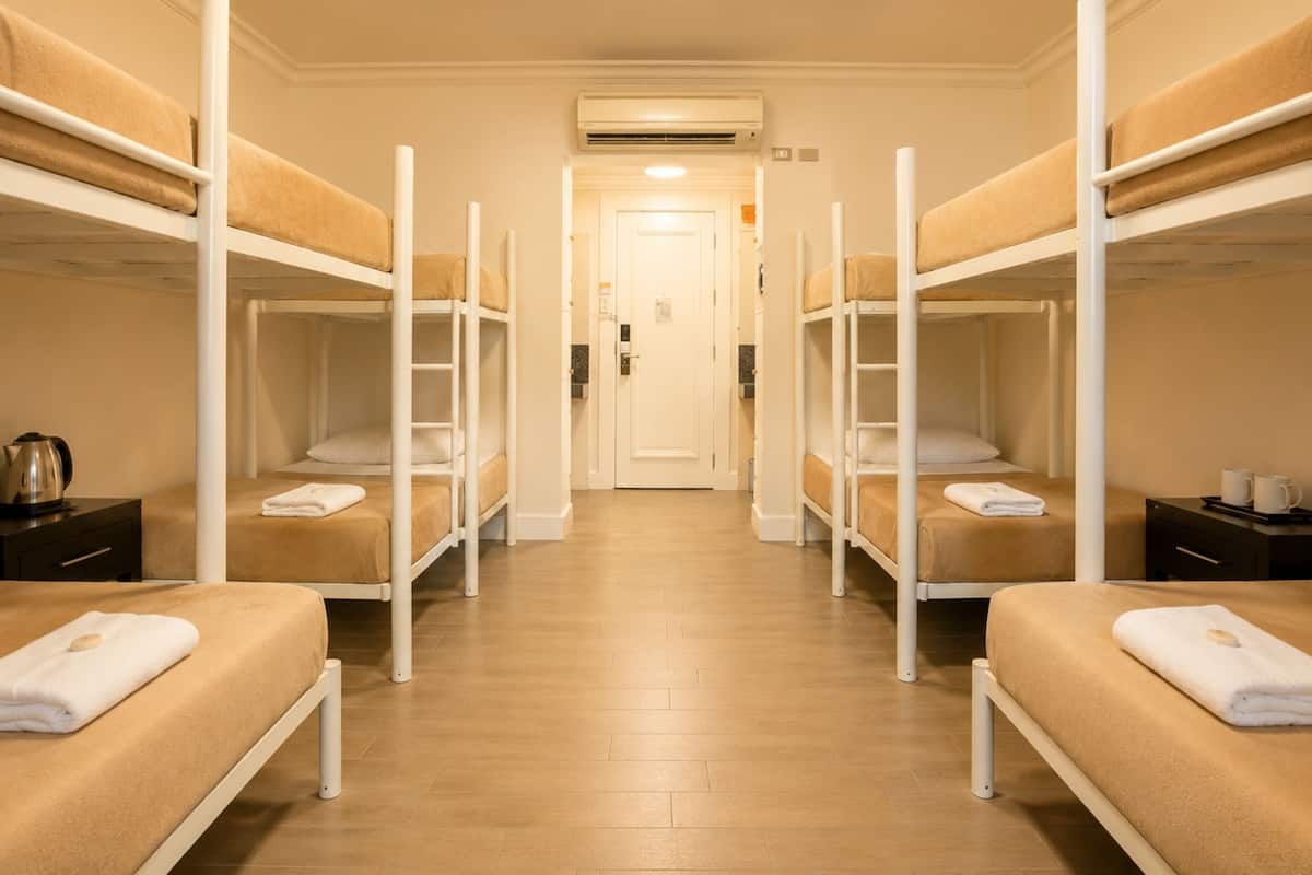 Suite familiar | Minibar, escritorio, wifi gratis y ropa de cama