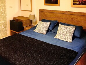 1 chambre, fer et planche à repasser, accès Internet, draps fournis