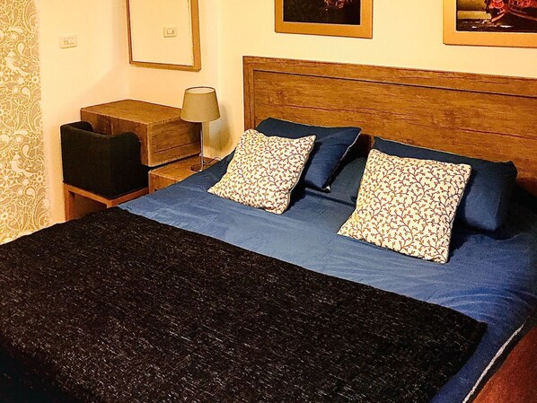 1 bedroom, iron/ironing board, internet, bed sheets