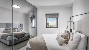 Room - High End & Design with Balcony (Tel Aviv)