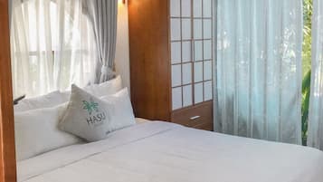 2 bedrooms, individually decorated, desk, laptop workspace