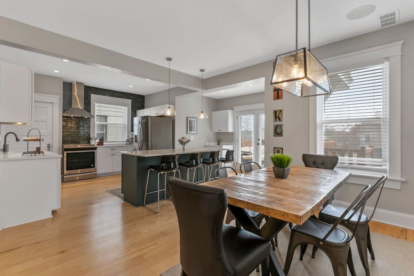 Renovated gem near dining & entertainment
