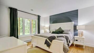 4 bedrooms, WiFi, bed sheets