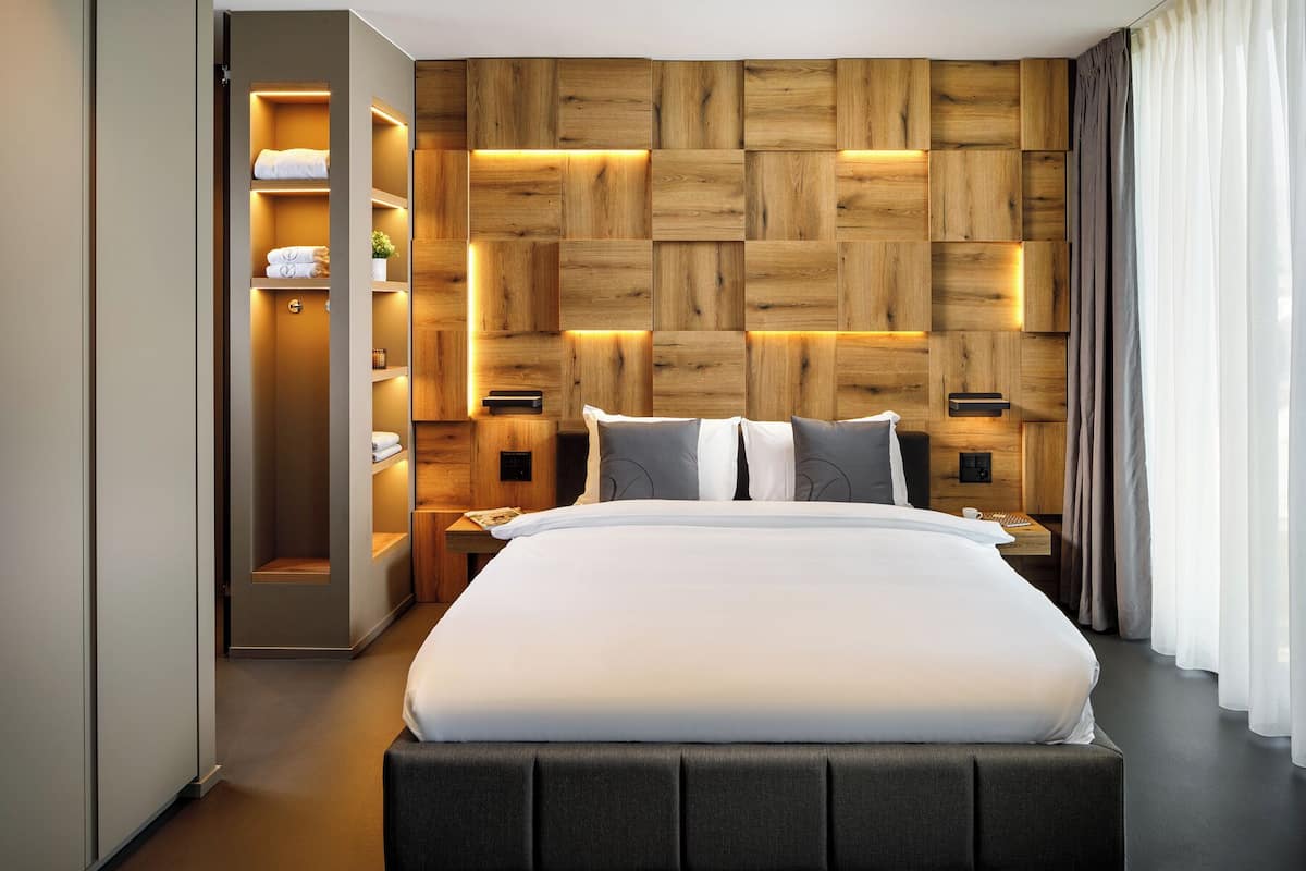 Junior Studio, 1 Queen Bed | 1 bedroom, free WiFi, bed sheets