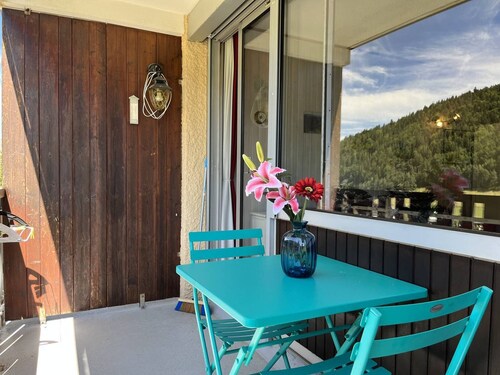 Cozy Studio with Balcony near Ski Slopes and Town Center - Sleeps 4