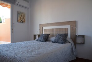 1 slaapkamer, een strijkplank/strijkijzer, gratis wifi, beddengoed