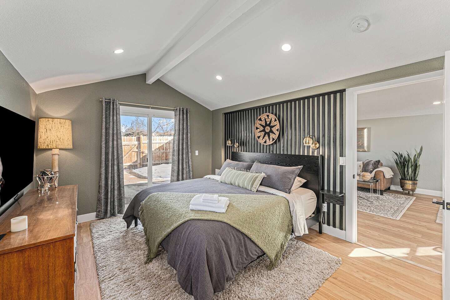 2 chambres, fer et planche à repasser, Wi-Fi gratuit, draps fournis