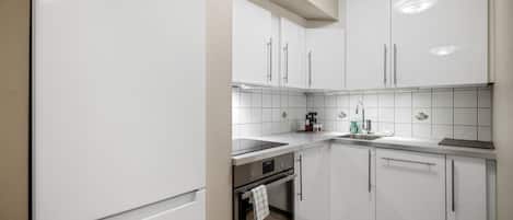 Apartament urbà | Cuina privada | Frigorífic gran, forn, placa de cuina i rentaplats