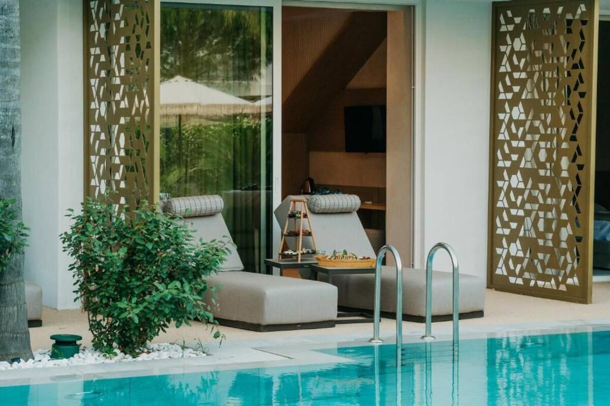 Deluxe King Suite with private pool | 高級寢具、迷你吧、房內夾萬、書桌