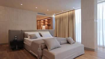Deluxe Vip Suite | Premium bedding, minibar, in-room safe, desk