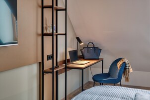 Classic Double or Twin Room | Hypo-allergenic bedding, in-room safe, desk, soundproofing