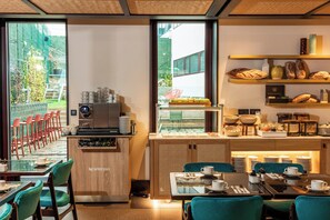 Dagelijks ontbijtbuffet (EUR 20 per persoon)