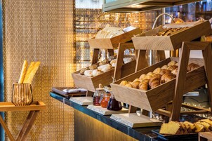 Daily buffet breakfast for a fee