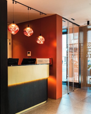 Reception - Arts Hotel Porto, Tapestry Collection By Hilton (Porto)