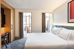 Room, 1 Queen Bed, Balcony | Minibar, in-room safe, soundproofing, free WiFi
